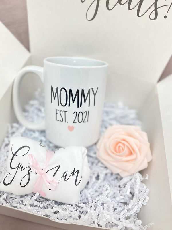Mommy gift box set- new mom baby bodysuit gift box for parents to be- baby shower gift idea- baby announcement pregnancy idea for mama mug
