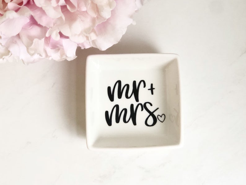 Mr and Mrs ring dishes- his and hers bride and groom ring dish jewelry holder- engagement gift for couple- gift for bride and groom ring