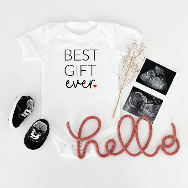 Best gift ever baby bodysuit- baby annoucement idea- pregnancy reveal- worth the wait baby bodysuits- baby shower gift basket idea