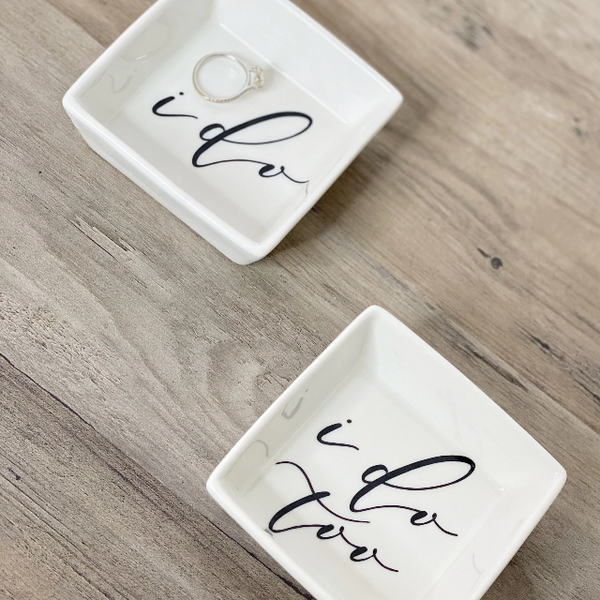 I do ring dish- mr and Mrs ring dish set- bride groom ring trinket dish holder- gift for mr and Mrs- engagement gift idea for newlyweds coup