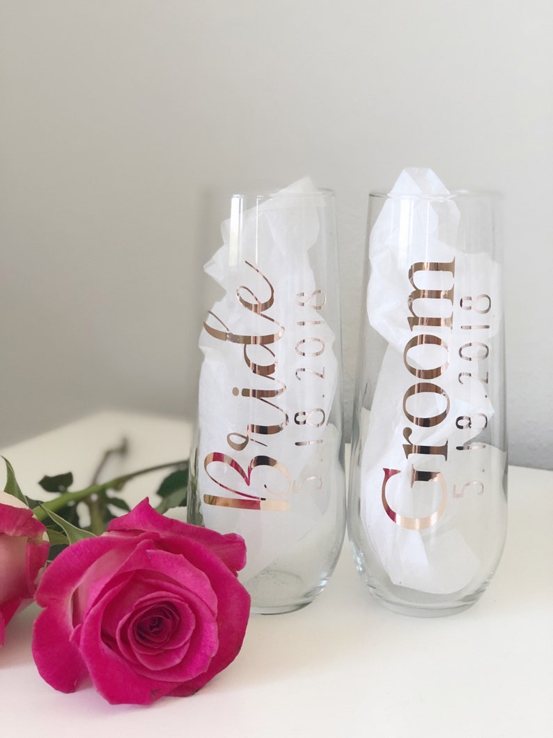 Mr and mrs wedding champagne flutes- personalized bride and groom champagne glasses- mr and mrs wedding toasting flutes- rose gold flutes-
