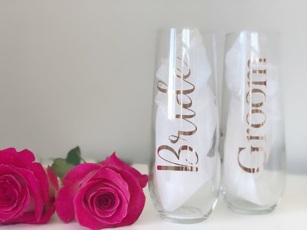 Mr and mrs wedding champagne flutes- personalized bride and groom champagne glasses- mr and mrs wedding toasting flutes- rose gold flutes-