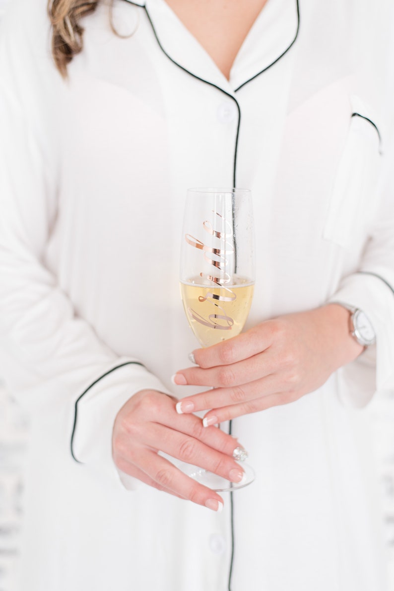 Rose gold bridesmaid champagne flutes- bridesmaid gift- personalized champagne flute- bridemaid proposal- glass champagne custom for bridal